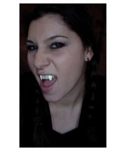 Scarecrow Vampirzähne UV Aktiv Regulär -Halloween Kostüme scarecrow vampir zaehne glow in the dark leuchtende vamirzaehne 18966 03 a16487e187